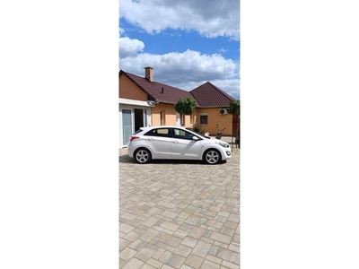 HYUNDAI I30 1.4i Business