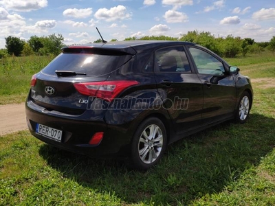 HYUNDAI I30 1.4i Business /magánszemély/sérülésmentes/szervizkönyv/digit klíma/tolatór/ülésf/tempomat/BT