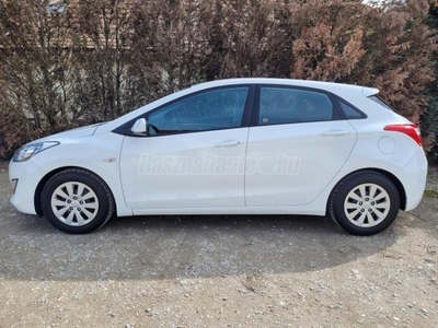 HYUNDAI I30 1.4i Comfort 1 Tul.! Vez.szervizkönyv! Újszerű!