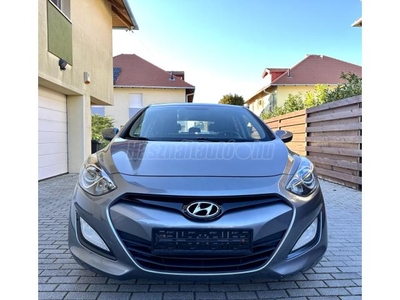 HYUNDAI I30 1.4i Entry 1.-tulaj/Digit.Klíma/Multikormány/Alufelni/Szervizkönyv // 72.000 km //