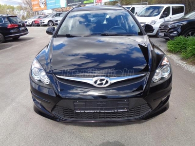 HYUNDAI I30 i30u CW 1.4 DOHC Life 151 ekm! Téli kerekkel