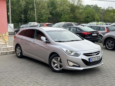 HYUNDAI I40 1.7 CRDi LP Style LED 2XPDC 16K TEMP VEZCS KLÍMA HIFI ISOFIX FRISS SZERVIZ EU5 199EKM SZÉP ÁLLAPOT