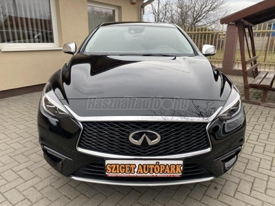 INFINITI Q30 1.6t Premium City Black NAVI+ÜLÉSFŰTÉS+KAMERA 133000 KM!!!