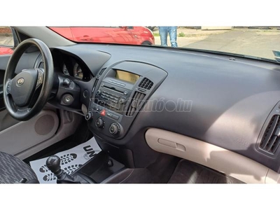 KIA CEE'D 1.4 LX Plus