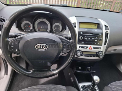 KIA CEE'D 1.4 LX Plus