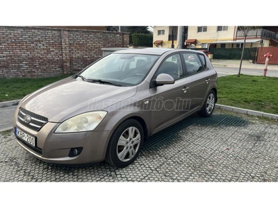 KIA CEE'D 1.6 EX