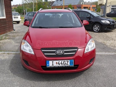 KIA CEE'D SW 1.4 LX Sérülésmentes. szervizkönyves