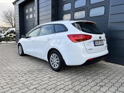 KIA CEE'D SW 1.6 CRDI LX SZERVIZKÖNYV / 27% ÁFÁS / 1.TULAJ / MAGYARORSZÁG-i / KLÍMA