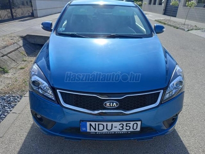 KIA PRO CEE'D 1.6 GDI EX Dinamikus.hallk takarékos motor .kellemes vezetési élményt nyújt !