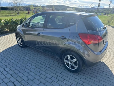 KIA VENGA 1.4 CRDi HP EX