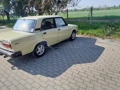 LADA 1500