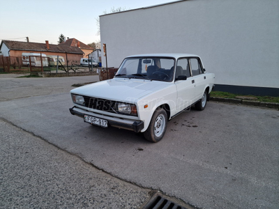 LADA 21053