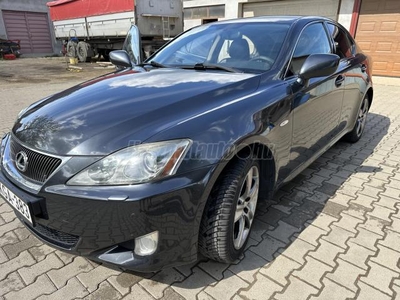 LEXUS IS 220d Mark Levinson