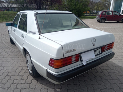 MERCEDES-BENZ 190 D