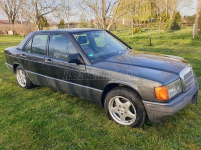 MERCEDES-BENZ 190 E 2.3