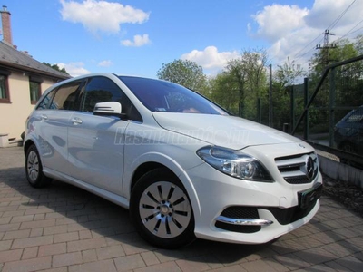 MERCEDES-BENZ B 250 E (Automata) 94.000KM/MEGKÍMÉLT/LEINFORMÁLHATÓ/NAVI