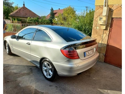 MERCEDES-BENZ C-OSZTÁLY C 180 Kompressor Sportcoupe (Automata)