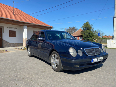 MERCEDES-BENZ E 220 T CDI Classic