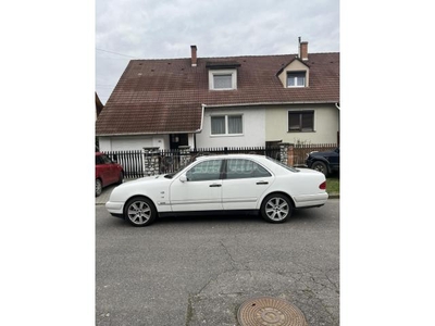 MERCEDES-BENZ E 240 Classic