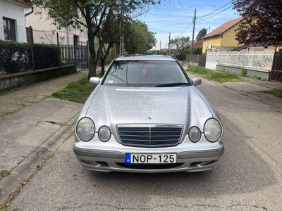 MERCEDES-BENZ E 240 Elegance (Automata)