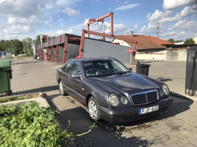 MERCEDES-BENZ E 300 D Classic