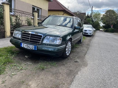 MERCEDES-BENZ E 300 T D