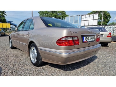 MERCEDES-BENZ E 320 CDI Elegance (Automata) szervizkönyv--3 db kulcs--8 alukerék