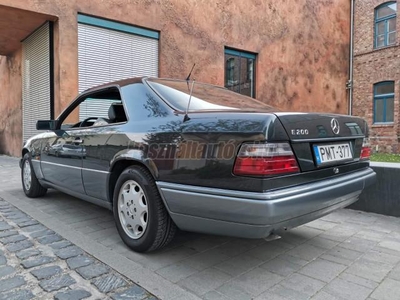 MERCEDES-BENZ E-OSZTÁLY E 200 Coupe