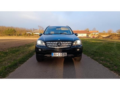 MERCEDES-BENZ ML 320 CDI (Automata) Végig magyar. 3.5t vonóhorog. Xenon. Napfénytető