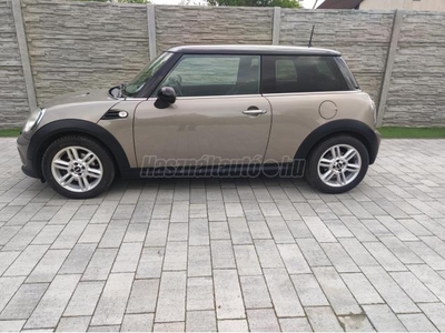 MINI MINI COOPER 1.6 Multi kormány.Tempomat. ülés fűtés. Két kulcs Téli Nyári gumik