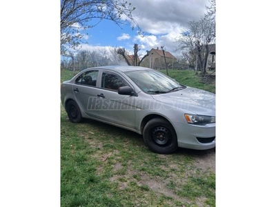 MITSUBISHI LANCER 1.5 Invite