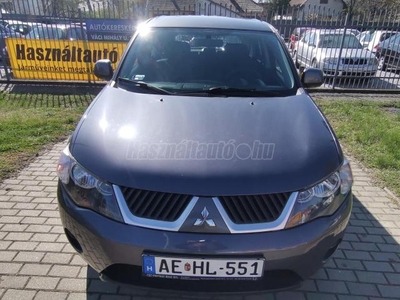 MITSUBISHI OUTLANDER 2.0 DI-D Intense Plus Sérülésmentes. klíma. rozsdamentes. 179000km!!!Nagyon szép!!!