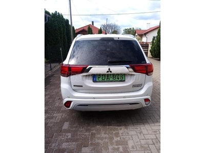 MITSUBISHI OUTLANDER 2.0 PHEV Instyle Navi 4WD CVT Új 13.8kWh-s akkupak