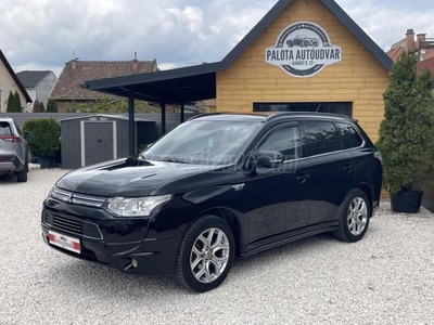 MITSUBISHI OUTLANDER 2.0 PHEV Instyle Navi 4WD CVT Vezetett szervizkönyv! Sport pakett!