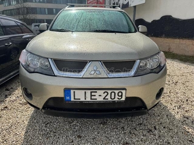 MITSUBISHI OUTLANDER 2.2 DI-D Intense Plus BŐRBELSŐ. NAPFÉNYTETŐ