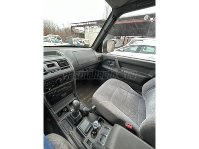 MITSUBISHI PAJERO Classic Wagon 2.5 TD