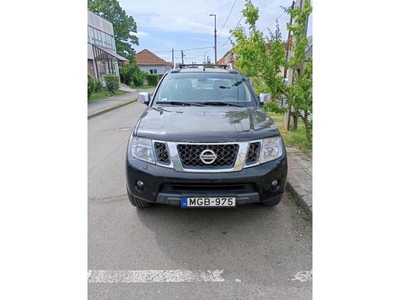 NISSAN NAVARA 4WD Double 2.5D XE