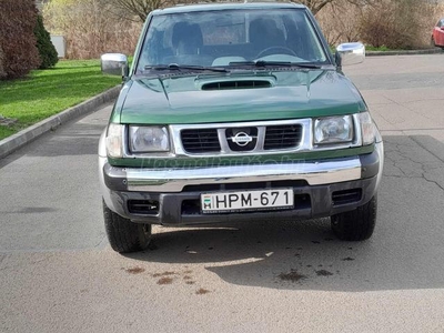 NISSAN NAVARA