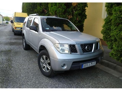 NISSAN PATHFINDER 2.5 Tdi LE