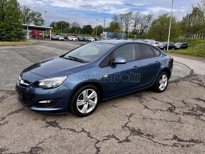 OPEL ASTRA 1.6 Sport MEGKÍMÉLT ÁLLAPOT/ ELSŐ HÁTSÓ RADAR/ DIGIT KLÍMA/ NAVI/ ÜLÉS FŰTÉS