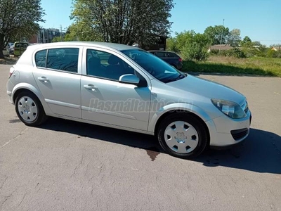 OPEL ASTRA H 1.4 Essentia végig vezetett szervízkönyv.1 Tulaj.2db kulcs