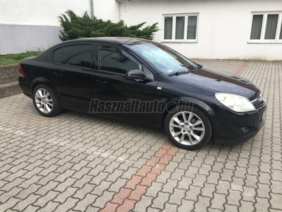 OPEL ASTRA H 1.6 Enjoy Sedan