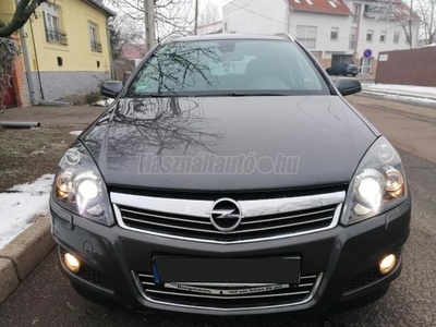 OPEL ASTRA H Caravan 1.6 Cosmo 173.959 km / sport fokozat / szép. megkímélt / gyári 17-es alukerék / digit klím