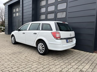 OPEL ASTRA H Caravan 1.6 Enjoy VEZETETT SZERVIZKÖNYV / MAGYARORSZÁG-i / KLÍMA