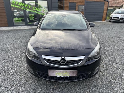 OPEL ASTRA J 1.4 Essentia Végig Vezetett Opel Szervizkönyv! Garantált km! Sport Belső!