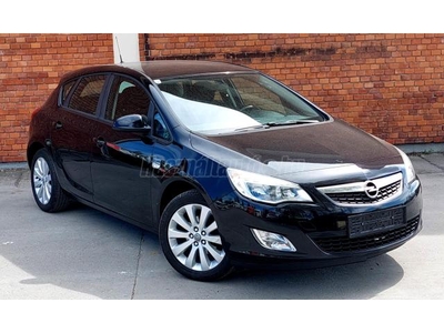 OPEL ASTRA J 1.4 Sport 118000 km. Tempomat. Tolató radar. 8 kerék