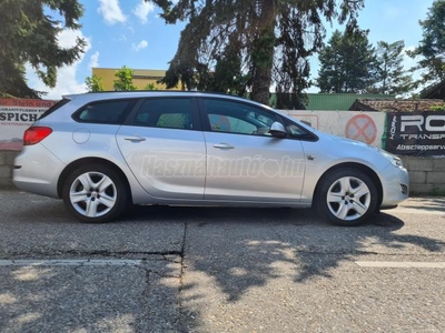 OPEL ASTRA J 1.4 Sport