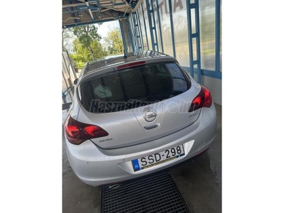 OPEL ASTRA J 1.4 T Cosmo