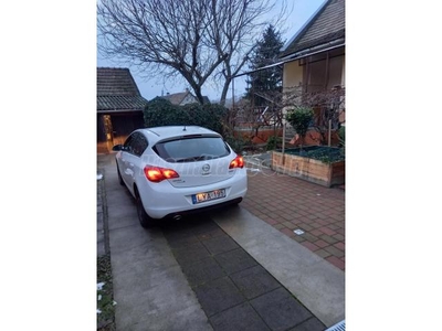 OPEL ASTRA J 1.4 T Enjoy