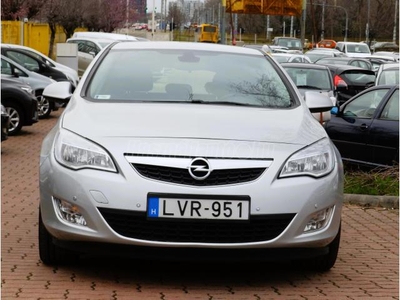 OPEL ASTRA J 1.4 T Enjoy magyarországi. dinamikus (140LE)